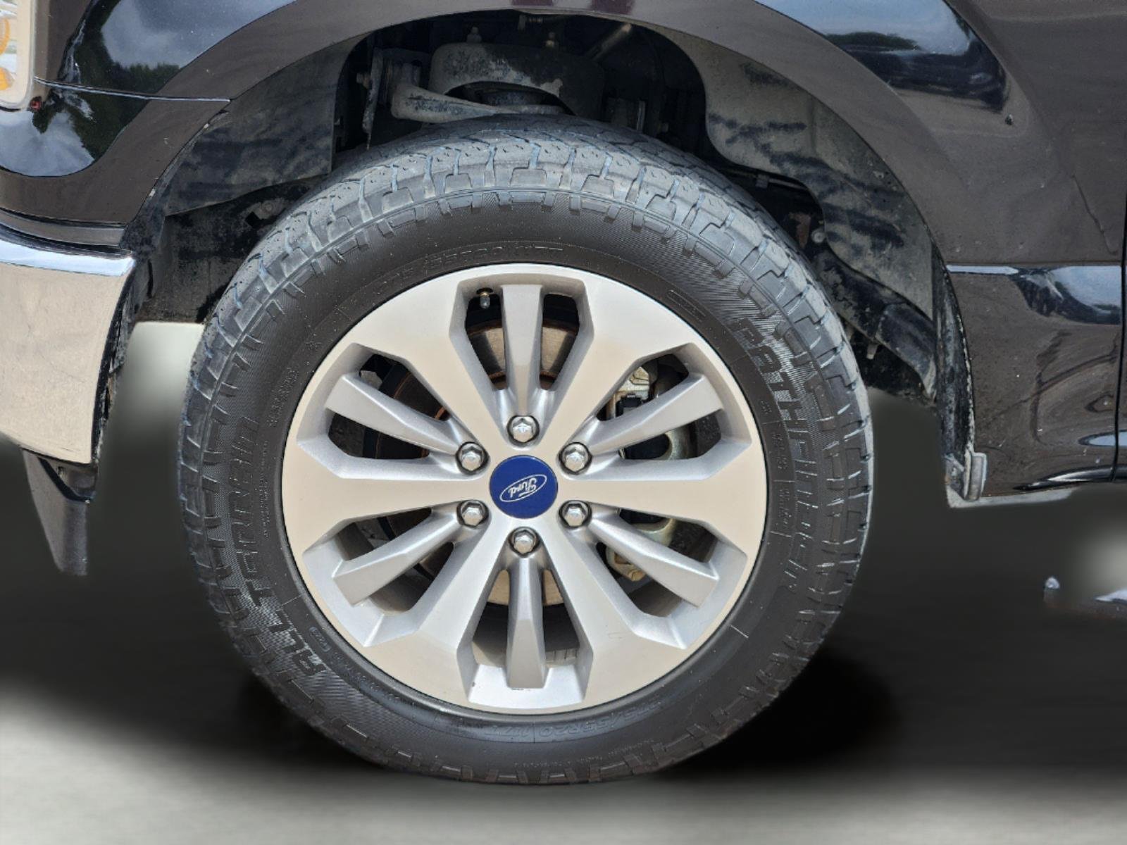 Used 2017 Shadow Black Ford XLT image 9