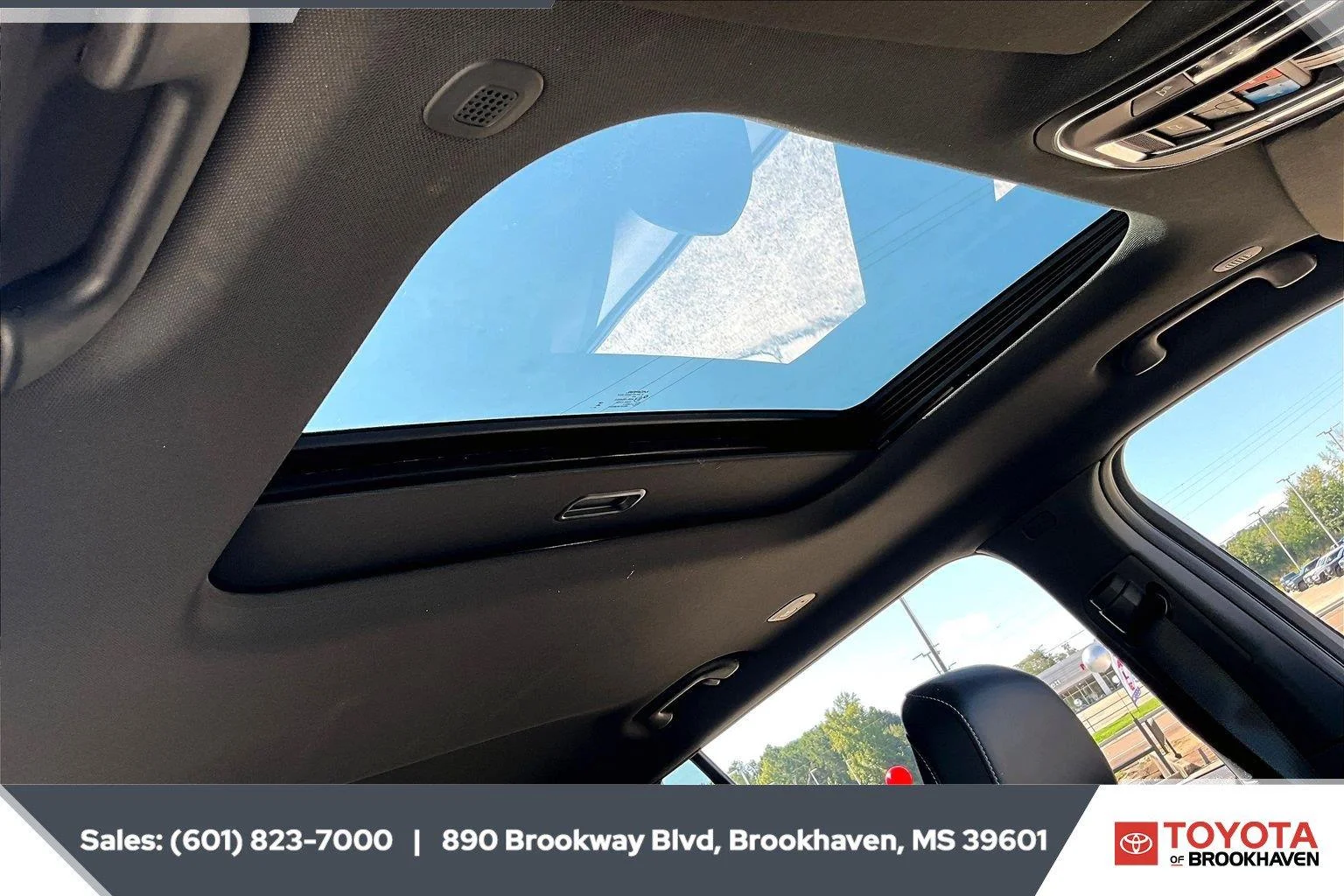 Used 2025 Silver Zynith Jeep Altitude X image 16