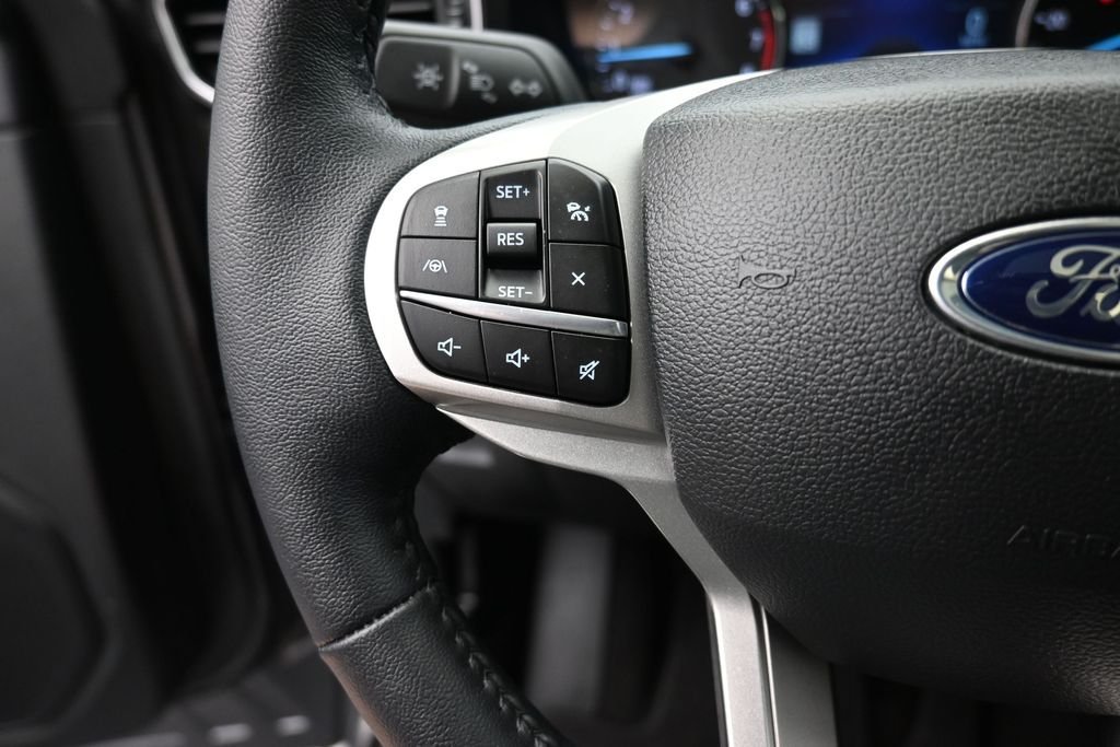 Used 2023 Gray Ford Limited image 6