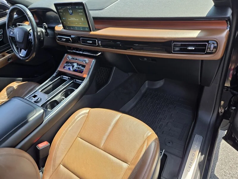 Used 2021 Black LINCOLN RESERVE AWD image 18