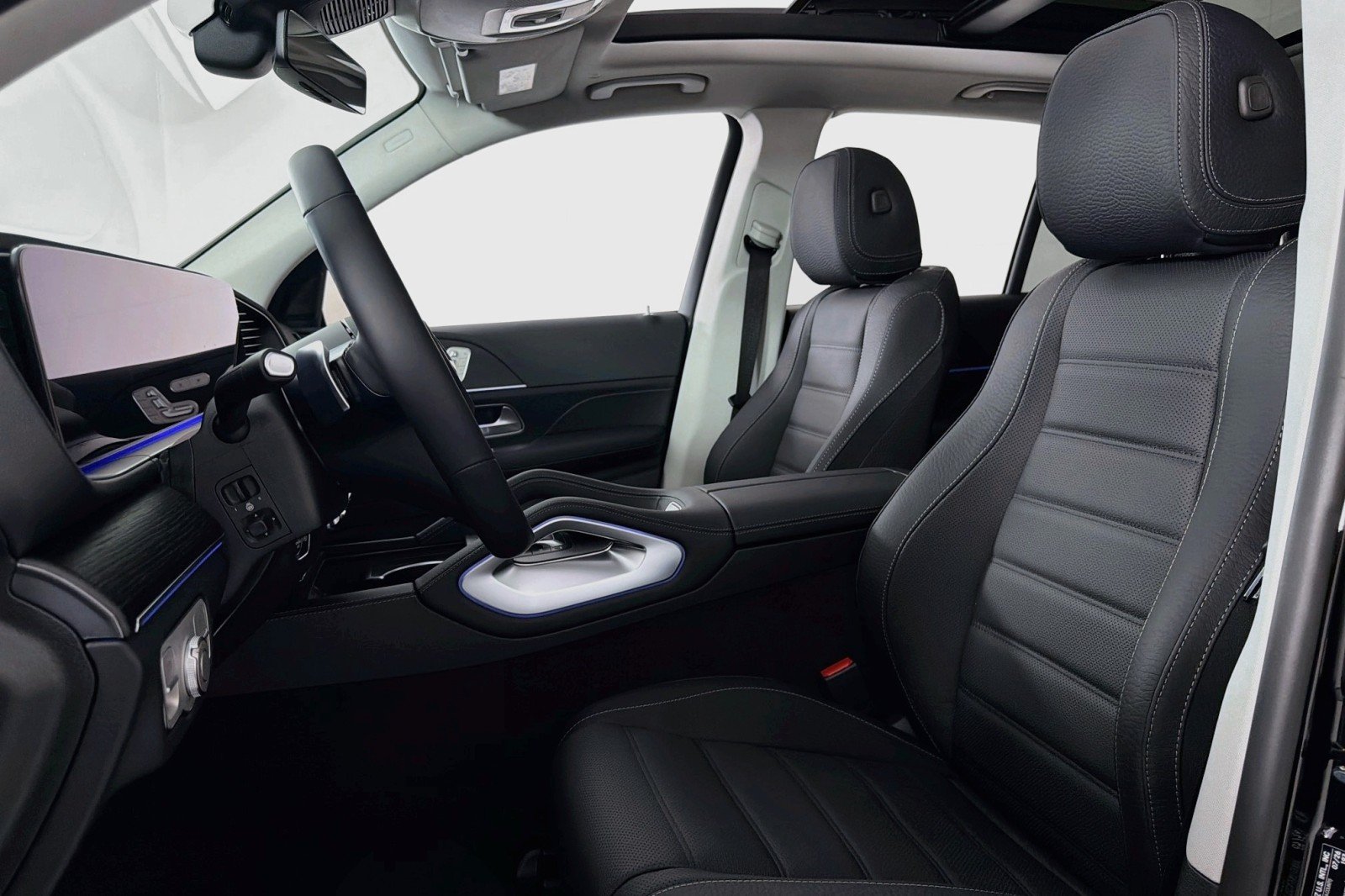 New 2026 Obsidian Black Metallic Mercedes-Benz GLE 450 4MATIC® SUV image 16