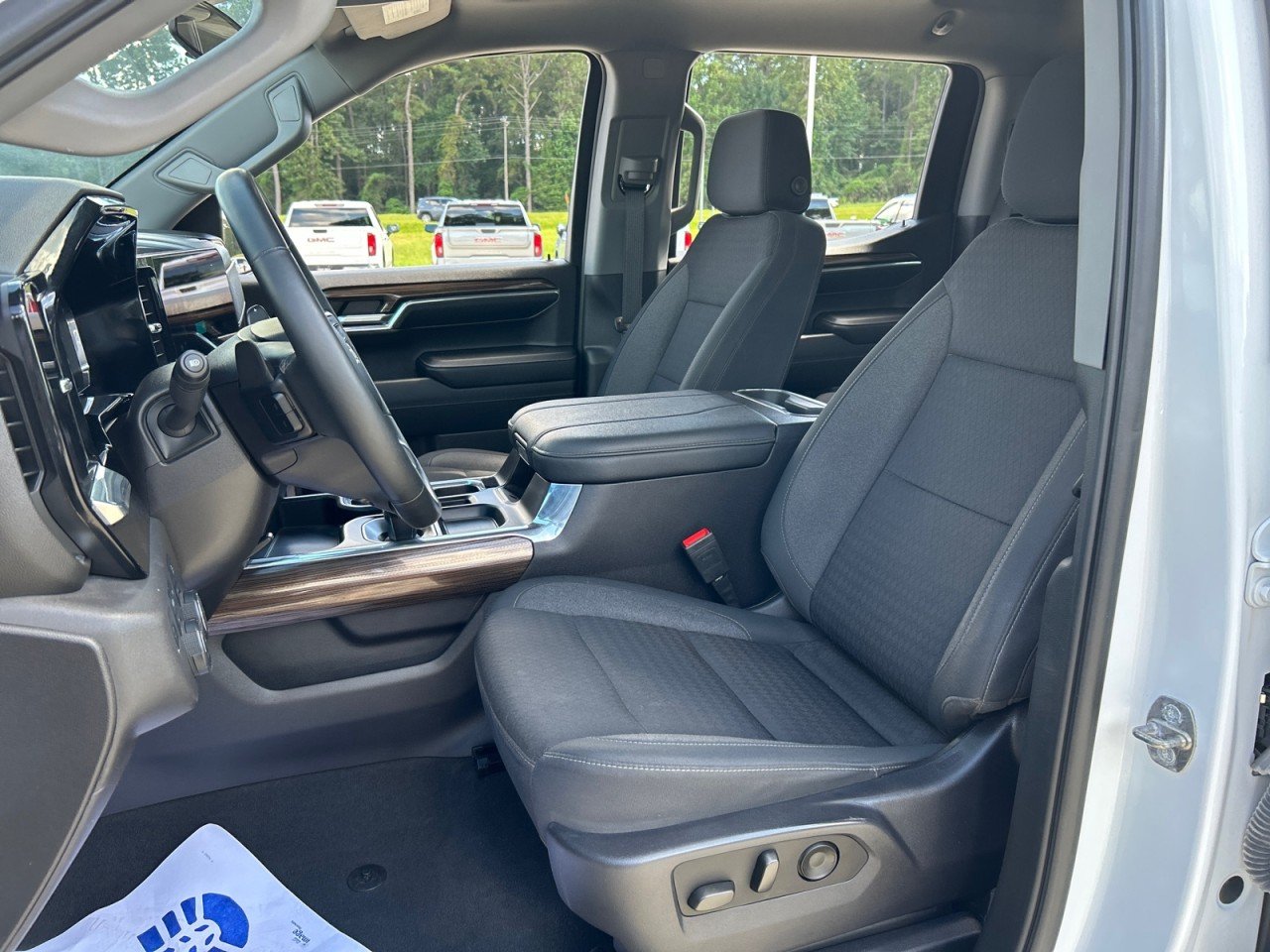 Used 2024 Summit White Chevrolet LT Trail Boss image 17