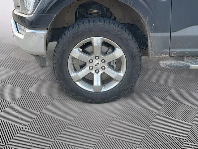 Used 2021 Black Ford XLT image 8