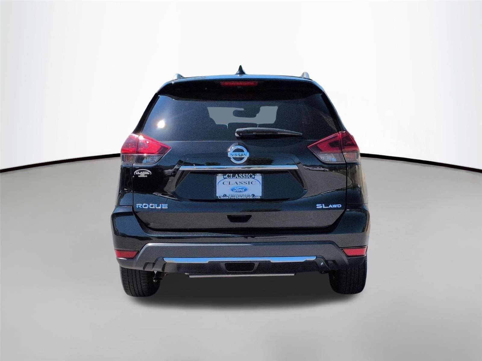 Used 2018 Magnetic Black Nissan SL image 4