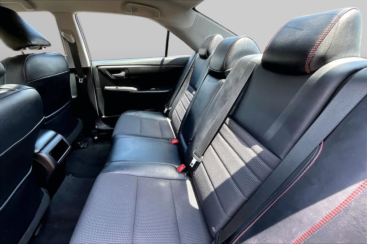 Used 2016 Creme Brulee Mica Toyota SE image 21