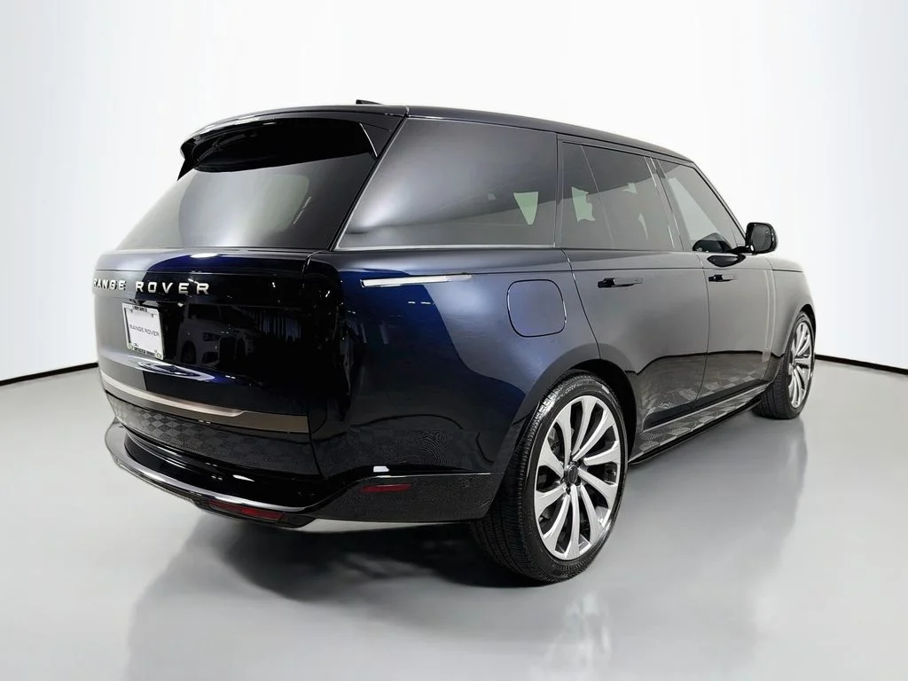 Used 2026 Blue Land Rover SE image 5
