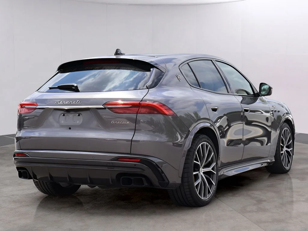 Used 2023 Grigio Lava Opaco Matte Maserati Trofeo image 7