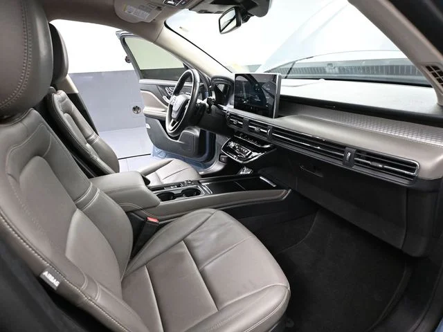 Used 2023 Blue Lincoln Reserve image 45