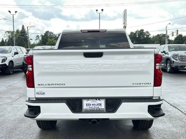 New 2026 Summit White Chevrolet Custom image 8