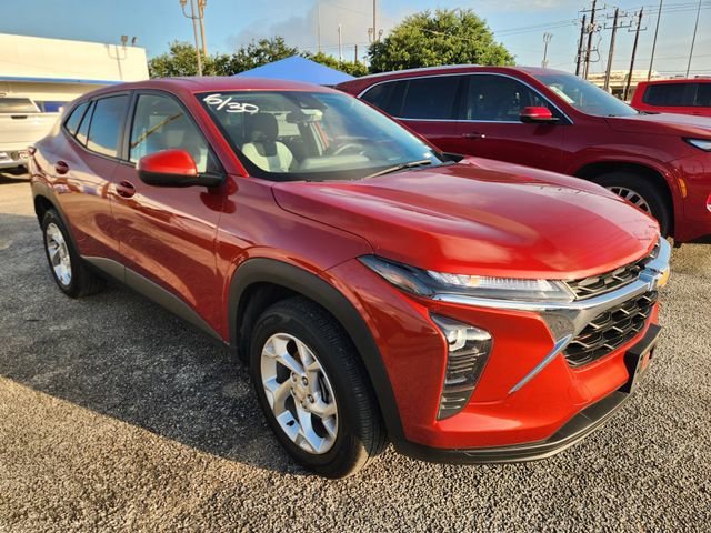 2024 Chevrolet Trax LS's photo