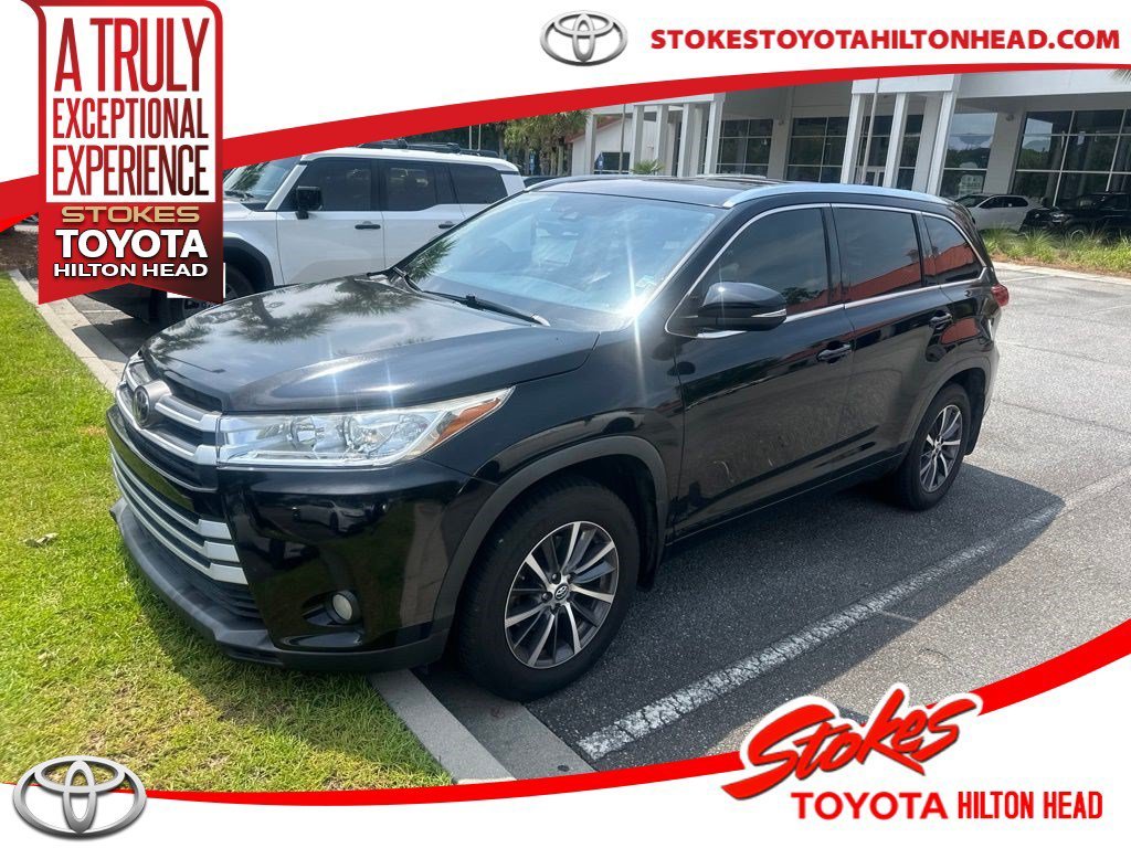 Used 2017 Black Toyota XLE image 1