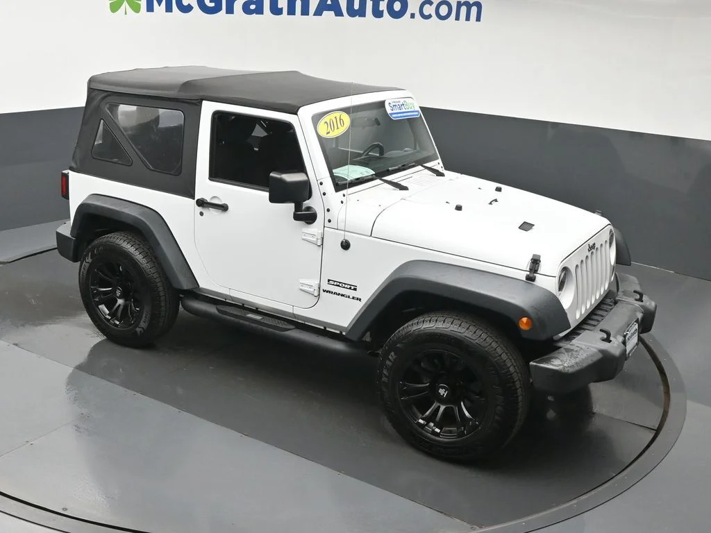 Used 2016 White Jeep Sport image 3
