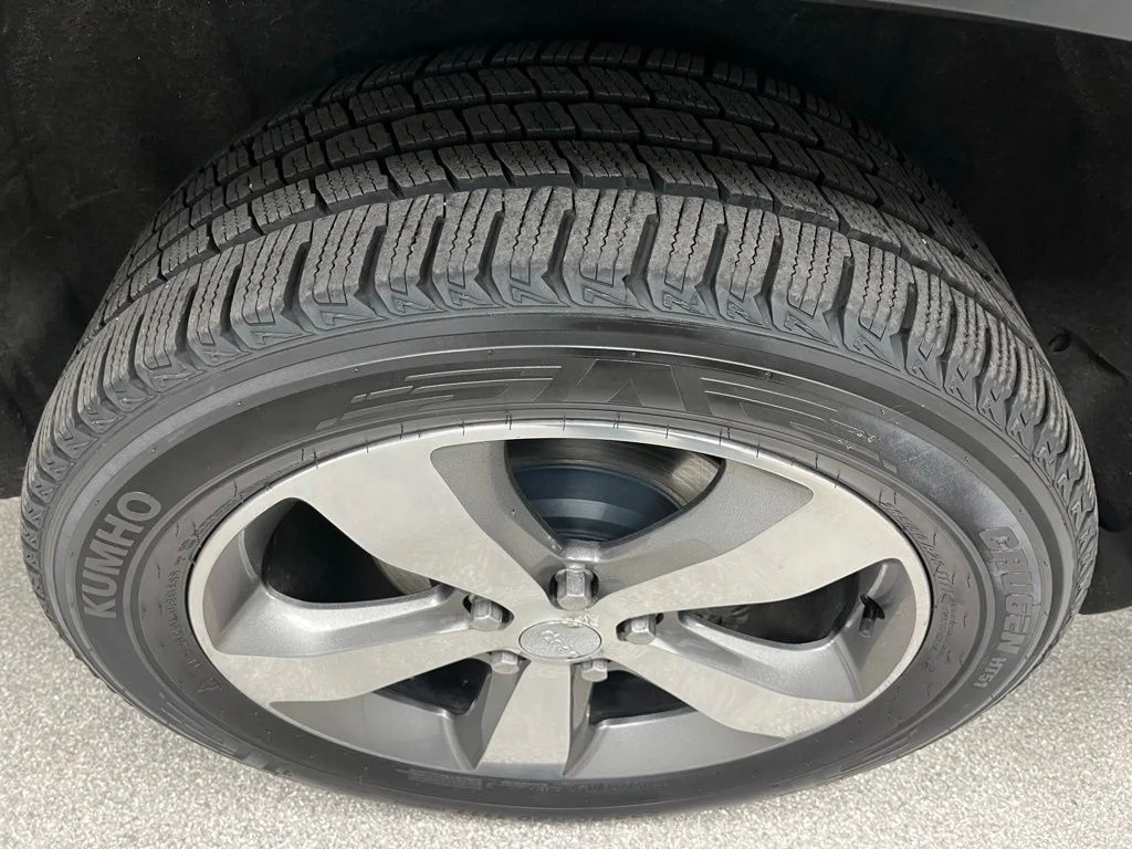 Used 2016 Gray Jeep Limited image 17