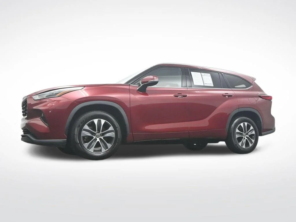 Certified Used 2021 Ruby Flare Pearl Toyota XLE image 39