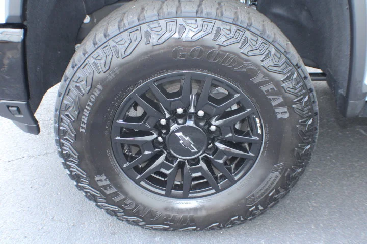 Used 2026 Summit White Chevrolet ZR2 image 5