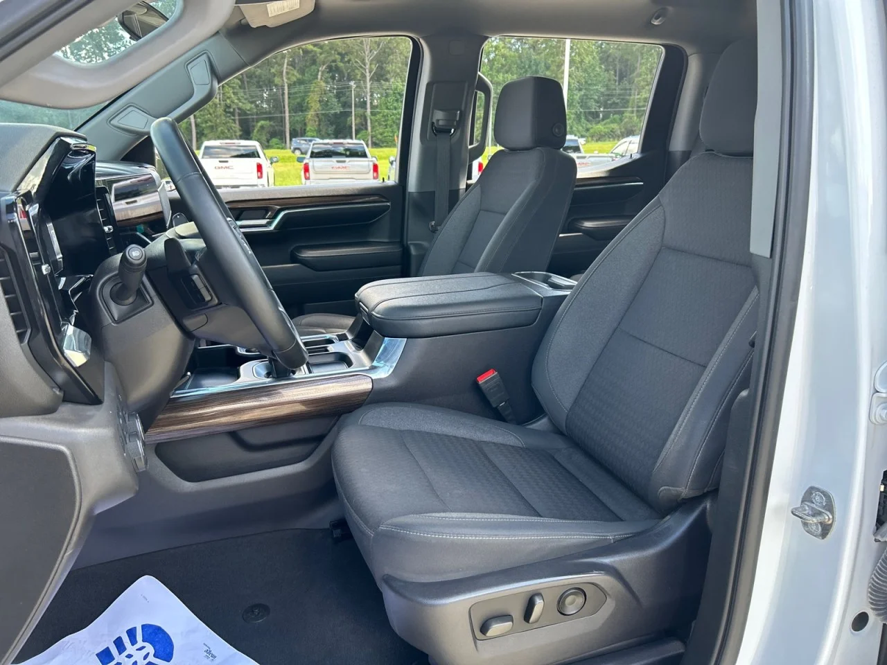Used 2024 Summit White Chevrolet LT Trail Boss image 17