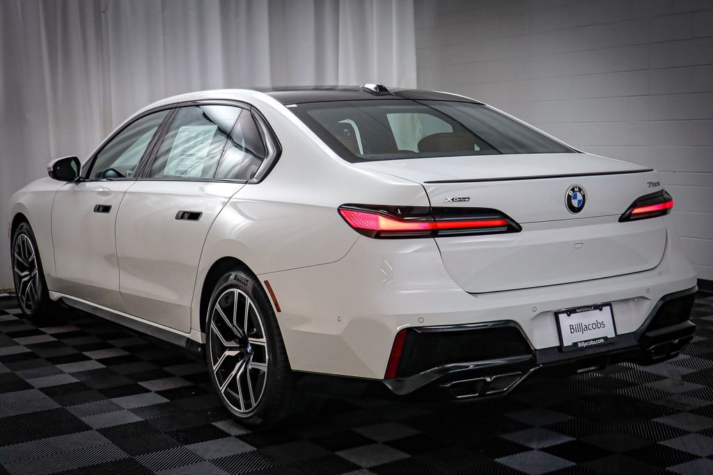 New 2026 Alpine White BMW 760i xDrive image 18