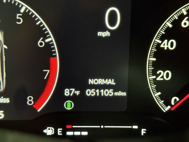 Used 2023 White Honda  image 12
