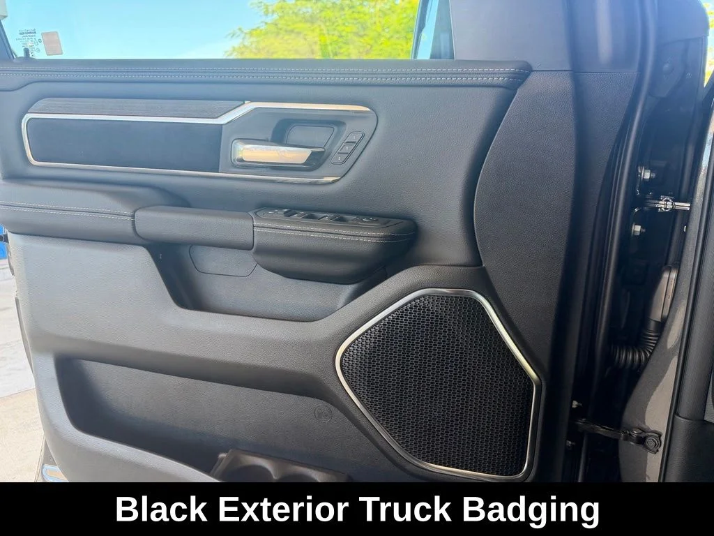 New 2026 Granite Crystal Metallic Clear-Coat Exterior Paint RAM Laramie image 25