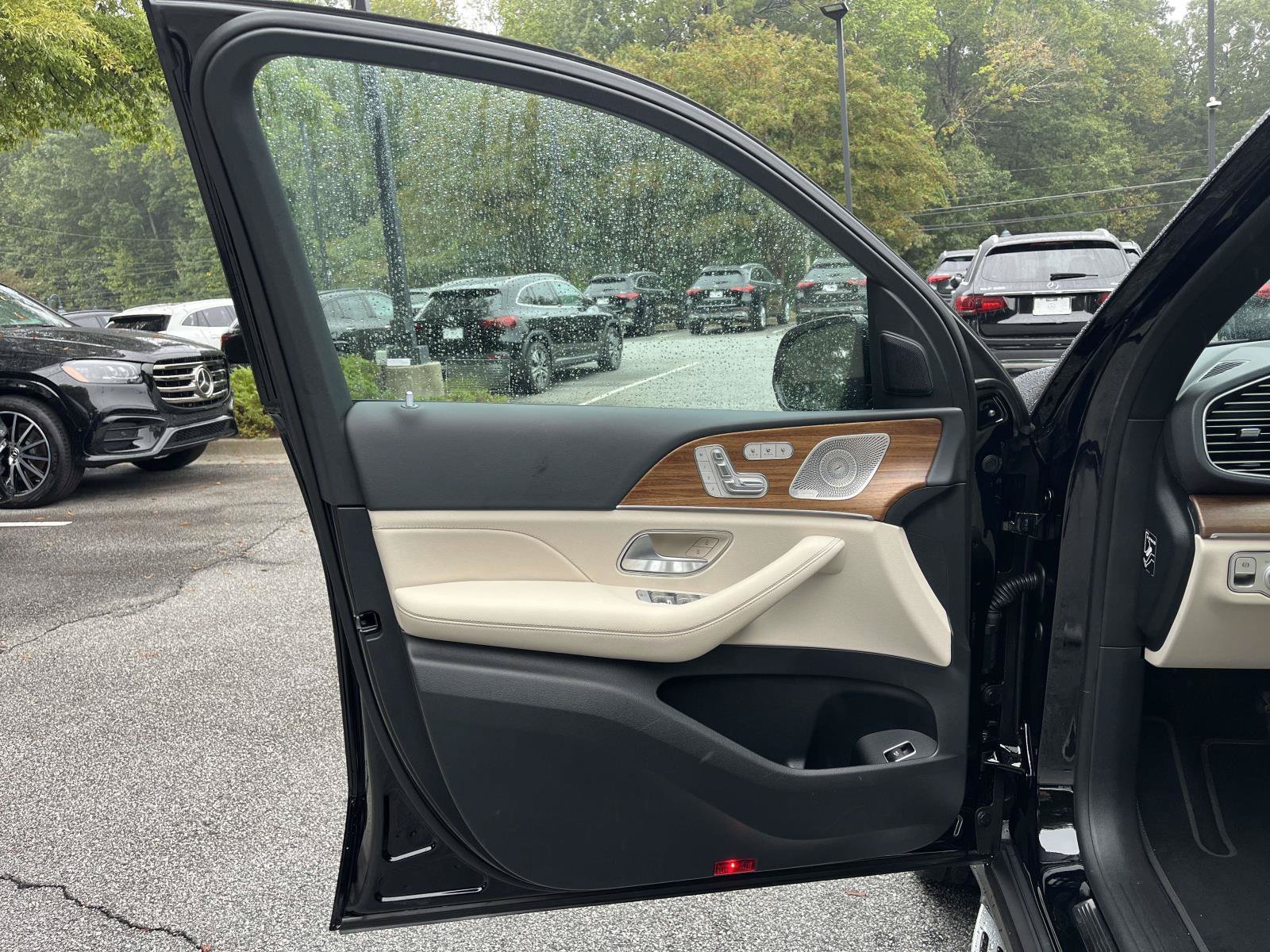 Certified Used 2025 Black Mercedes-Benz GLE 350 SUV image 16