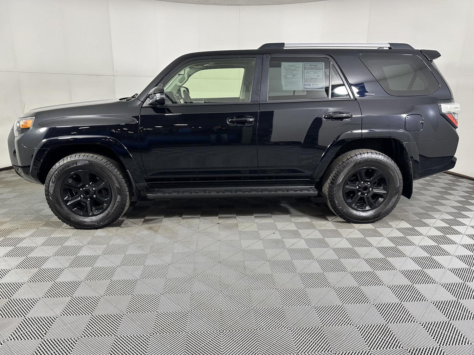 Used 2021 Midnight Black Metallic Toyota SR5 Premium image 7
