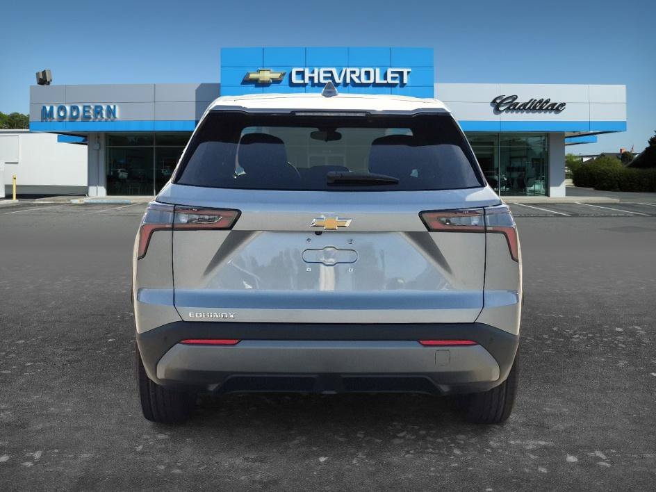 New 2027 Sterling Gray Metallic Chevrolet LT image 4