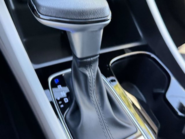 Used 2024 Black Pearl Hyundai SEL image 30