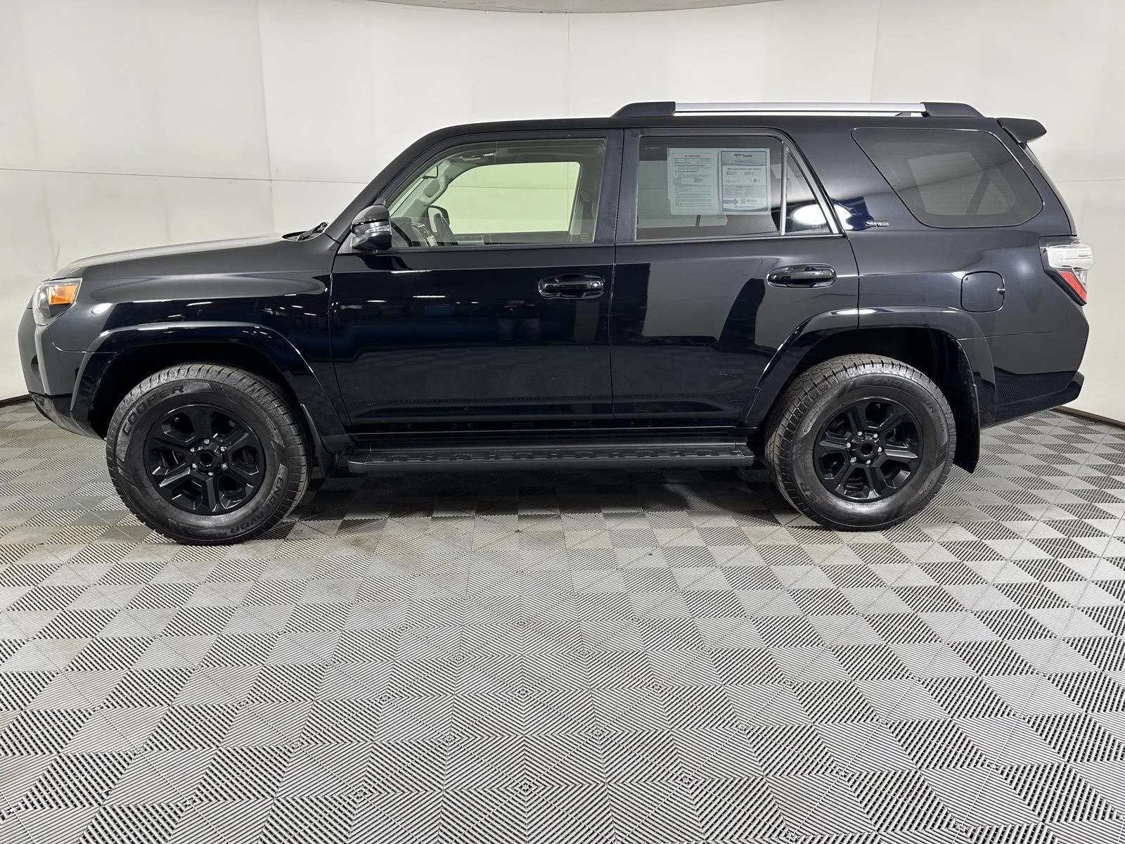Used 2021 Midnight Black Metallic Toyota SR5 Premium image 7