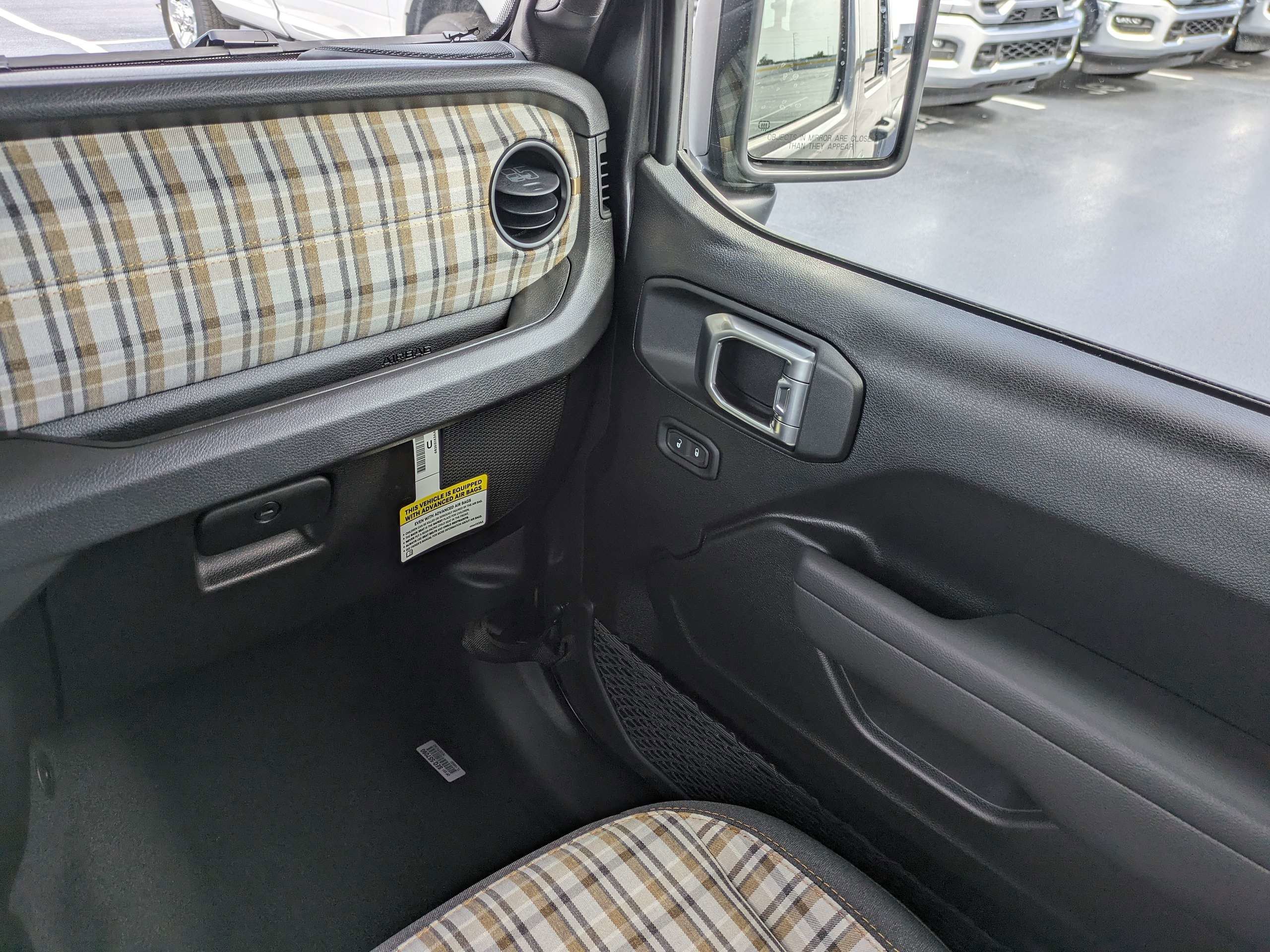 New 2026 Granite Crystal Metallic Clear-Coat Exterior Paint Jeep 85th Anniversary Edition image 16
