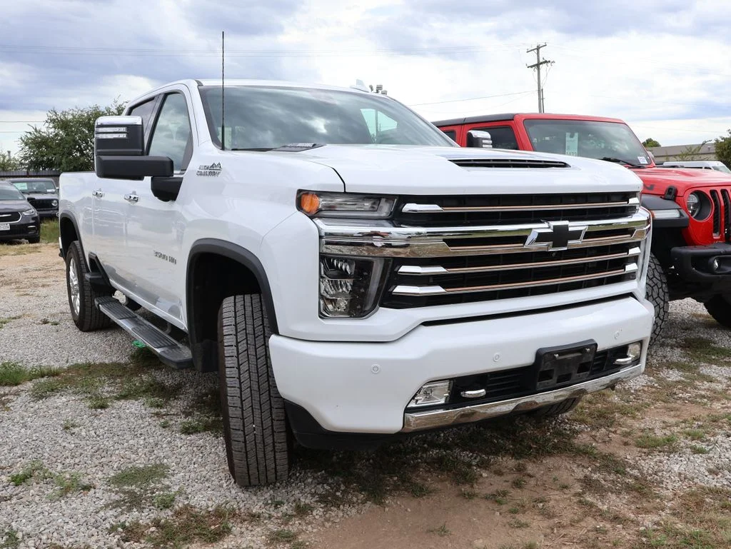 Used 2022 White Chevrolet High Country image 11