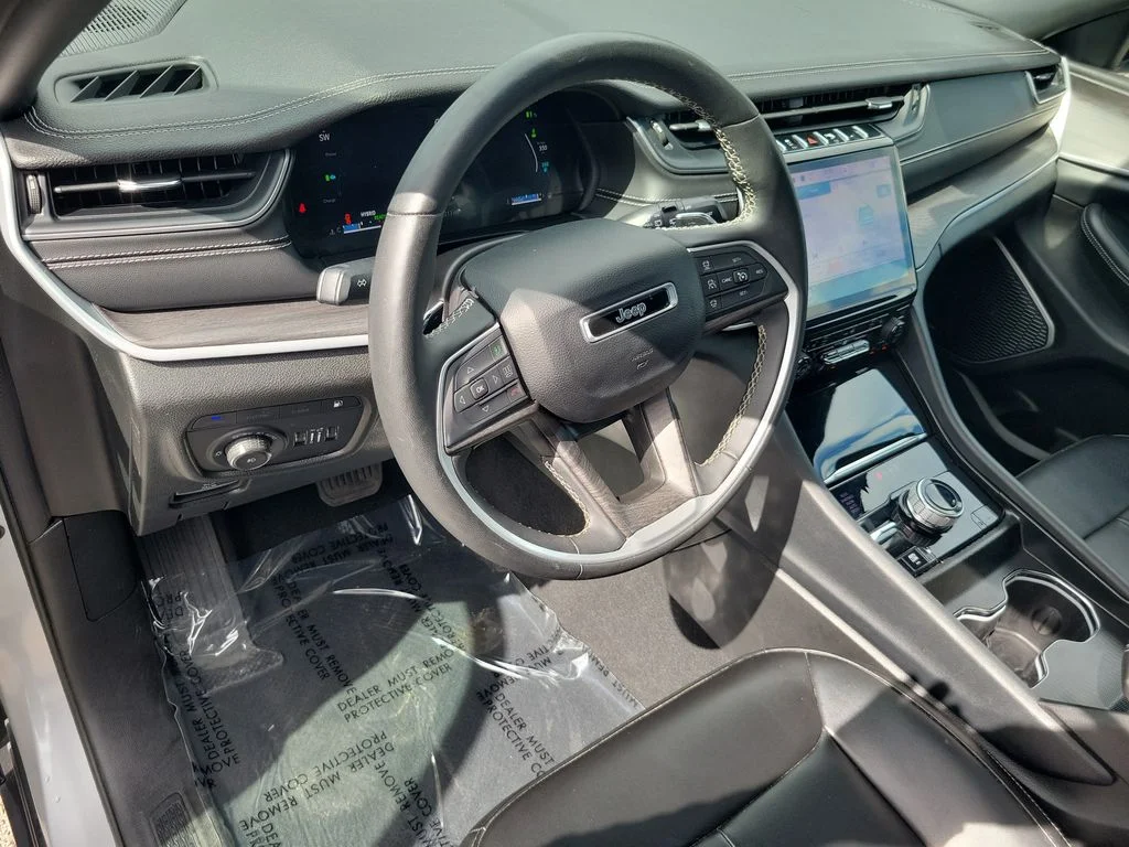 Used 2024 Silver Jeep 4xe image 25