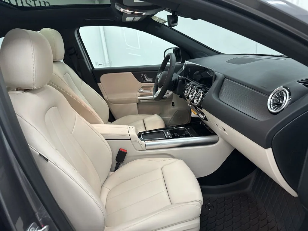 Used 2026 Gray Mercedes-Benz GLA 250 image 28