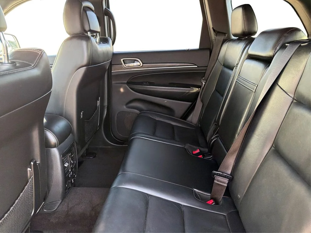 Used 2017 Billet Silver Metallic Clearcoat Jeep Limited image 11