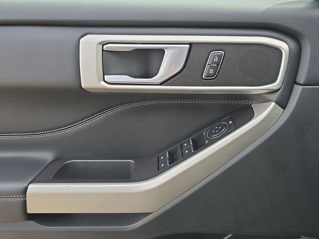 Used 2023 Silver Ford XLT image 19