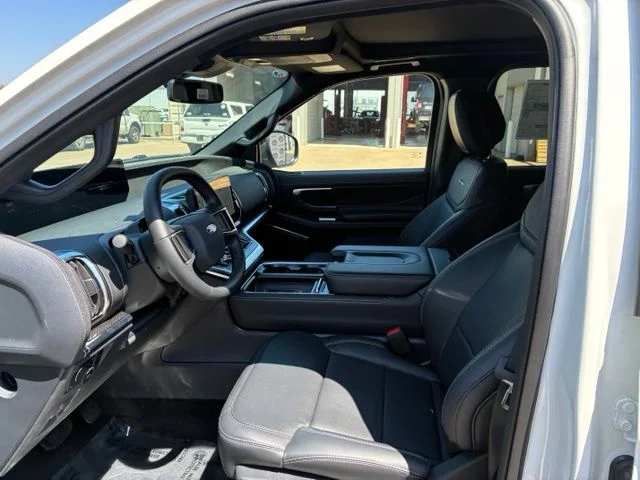 New 2027 Star White Metallic Tri-Coat Ford Platinum image 7
