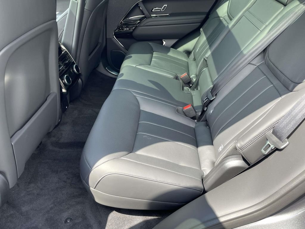 New 2026 Carpathian Grey Land Rover Dynamic SE image 16