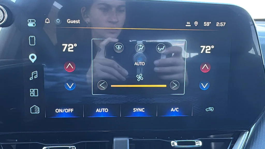 New 2027 Summit White Chevrolet LT image 23