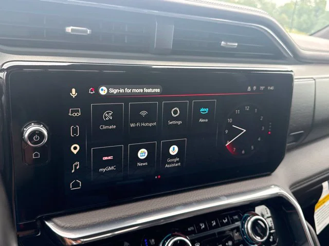 Used 2025 White GMC Denali image 33