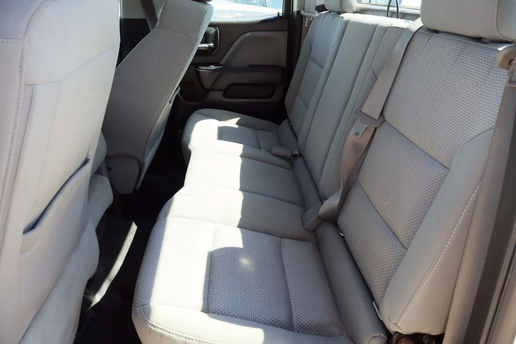 Used 2016 White GMC Base image 24
