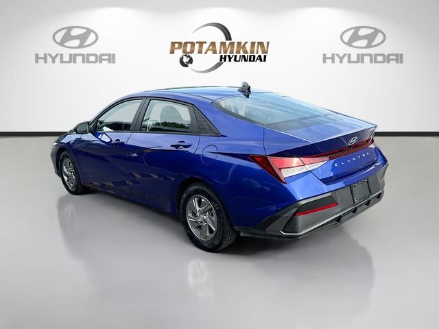 Used 2024 Blue Hyundai SE image 7