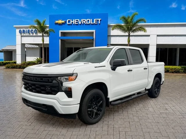 New 2026 Summit White Chevrolet Custom image 3