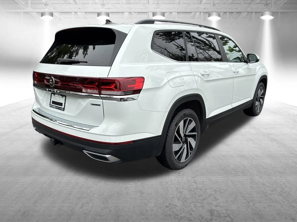 Used 2024  Volkswagen 2.0T SE w/Technology image 6