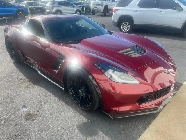 Used 2018 Red Chevrolet Z06 image 9