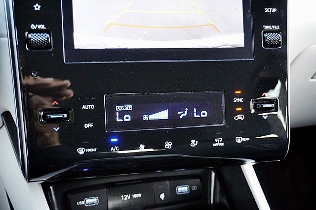 Used 2024 Silver Hyundai SEL image 27