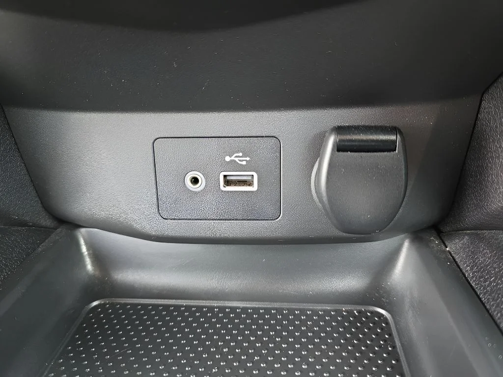 Used 2022 White Nissan SV image 24