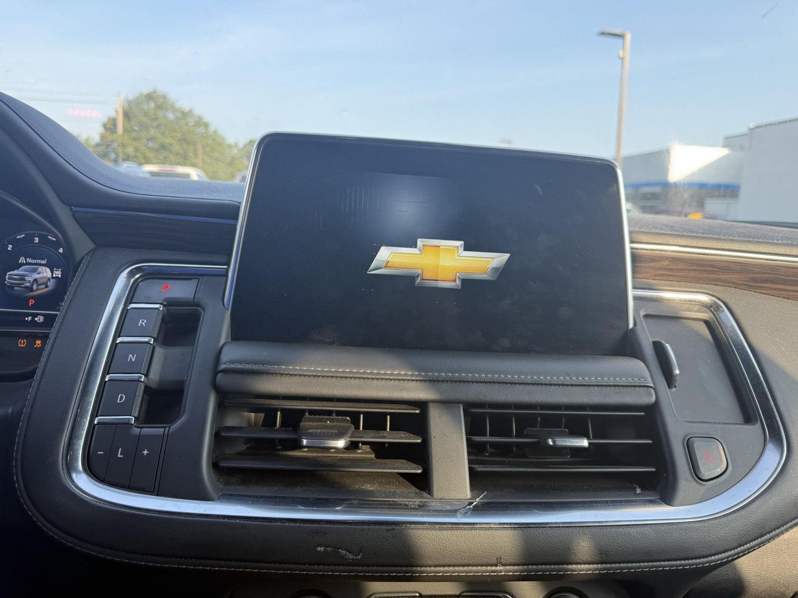 Used 2022 Summit White Chevrolet LT image 13