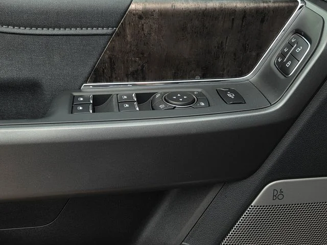New 2026 Agate Black Metallic Ford F-250® Lariat® image 15