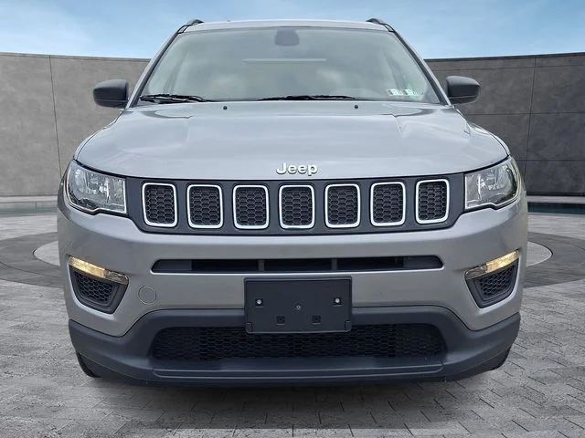 Used 2019 Silver Jeep Sport image 3