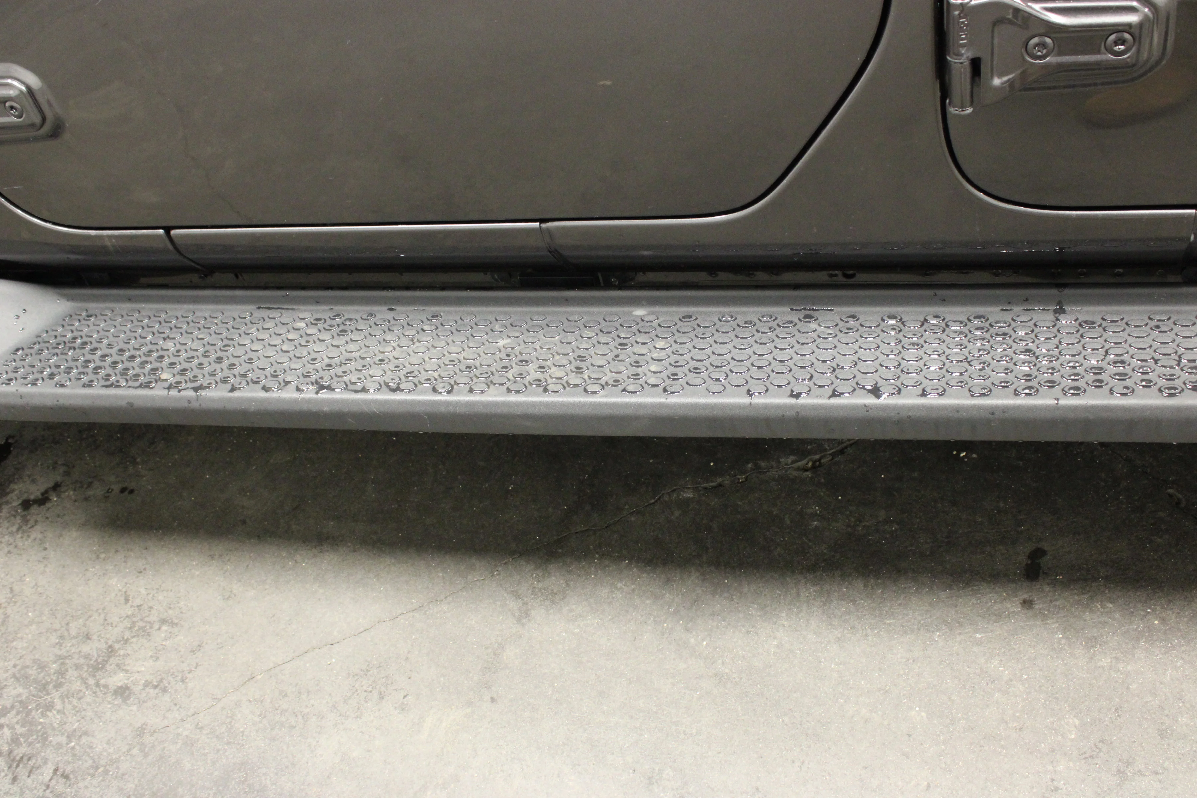 Used 2021 Granite Crystal Metallic Clearcoat Jeep Sahara image 11