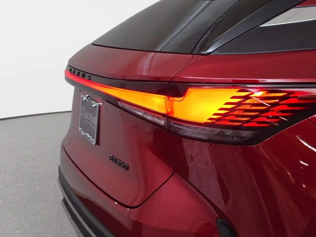New 2026 Matador Red Mica Lexus PREMIUM image 30